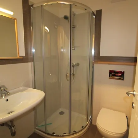 Roza Nest Two Bedrooms And Two Bathrooms Bad Kleinkirchheim